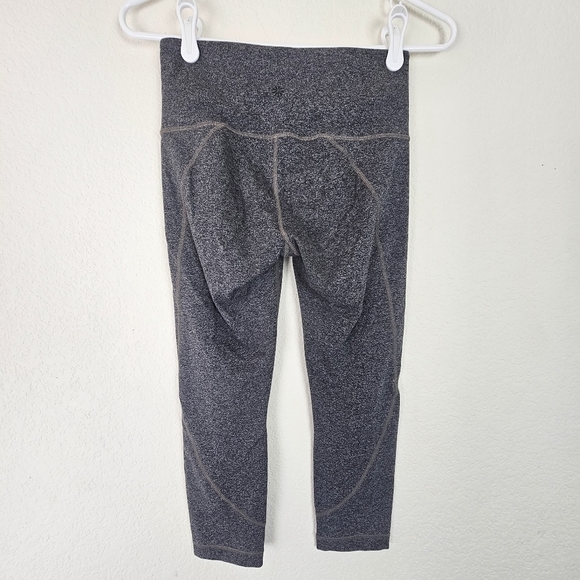 Athleta Salutation Powervita Capri Leggings Heathered Gray Size XS - Picture 3 of 11